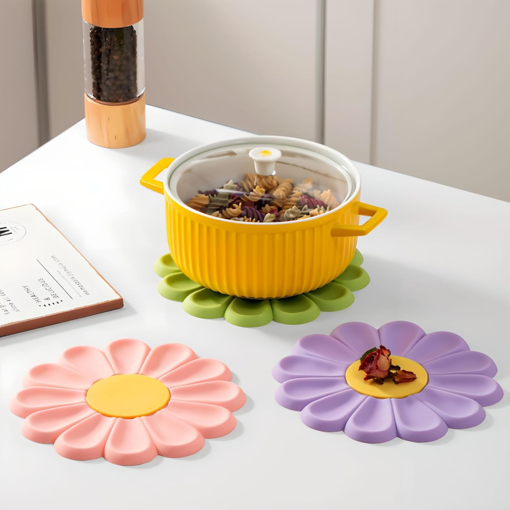anti-slip trivet for hot pots and dishes daisy themed