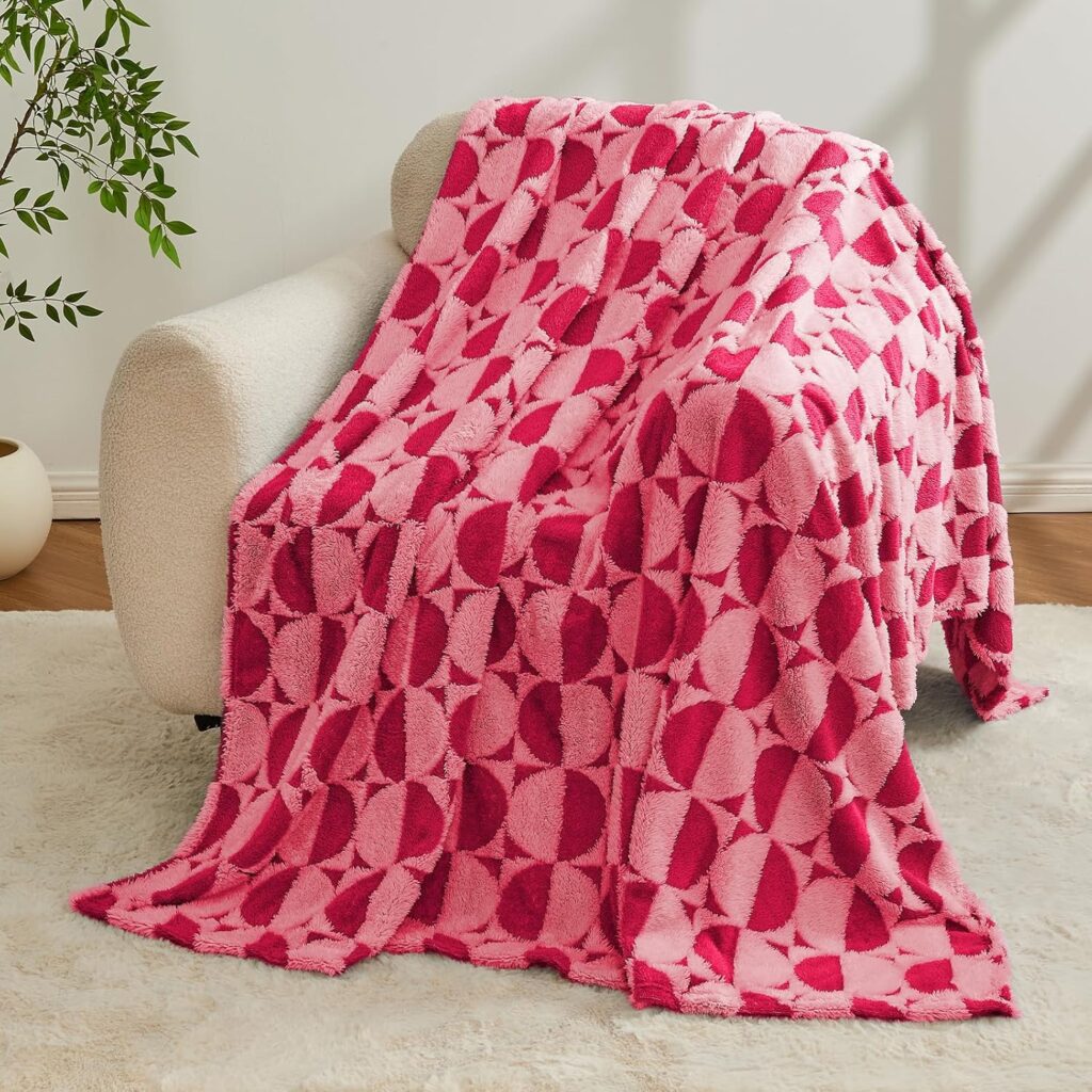 PLEVONITH hot pink geometric throw blanket for maximalist dopamine decor living room